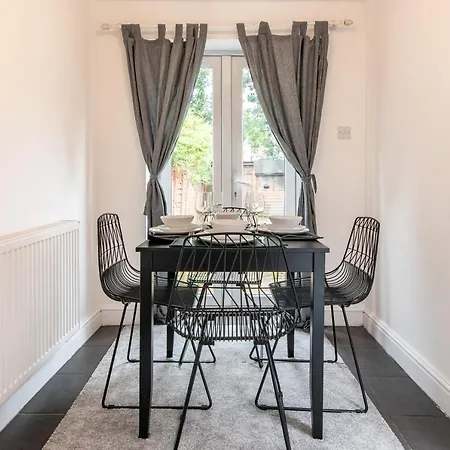 Appartamento Lumley House - Delightful 2Br Terraced House Near Birmingham Walsall Esterno foto