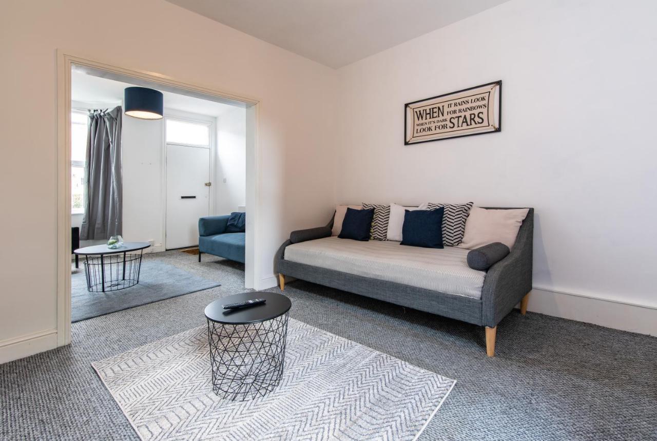 Lumley House - Delightful 2br Terraced House Near Birmingham Apartment *