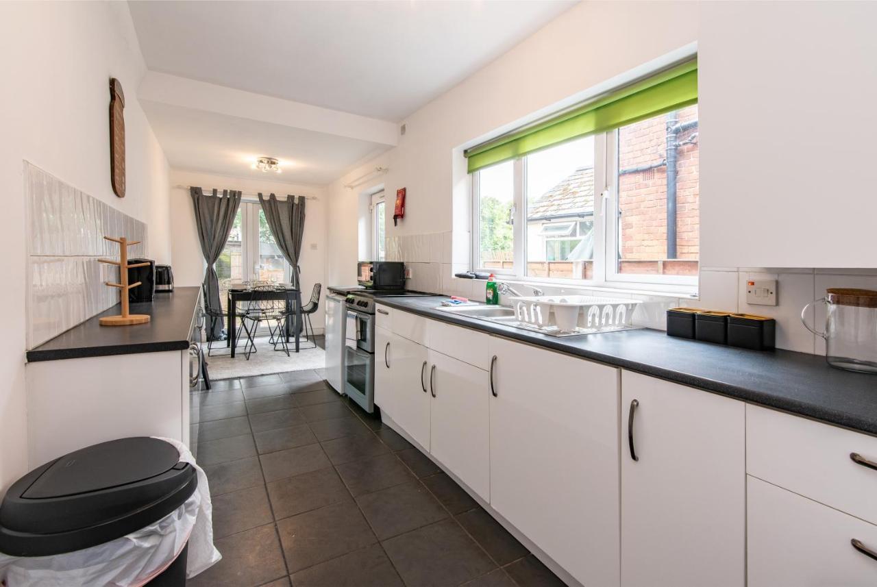 Lumley House - Delightful 2br Terraced House Near Birmingham Apartment