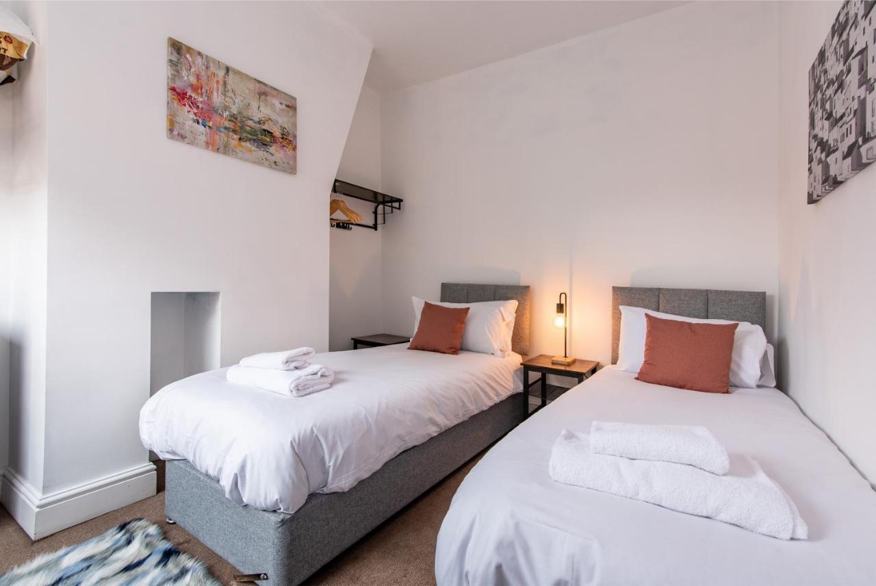 Lumley House - Delightful 2br Terraced House Near Birmingham Apartment *