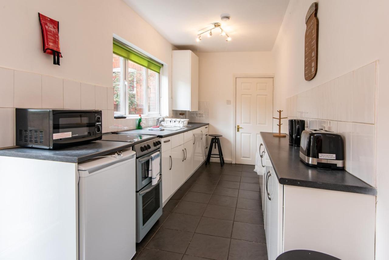 Apartment Lumley House - Delightful 2br Terraced House Near Birmingham *