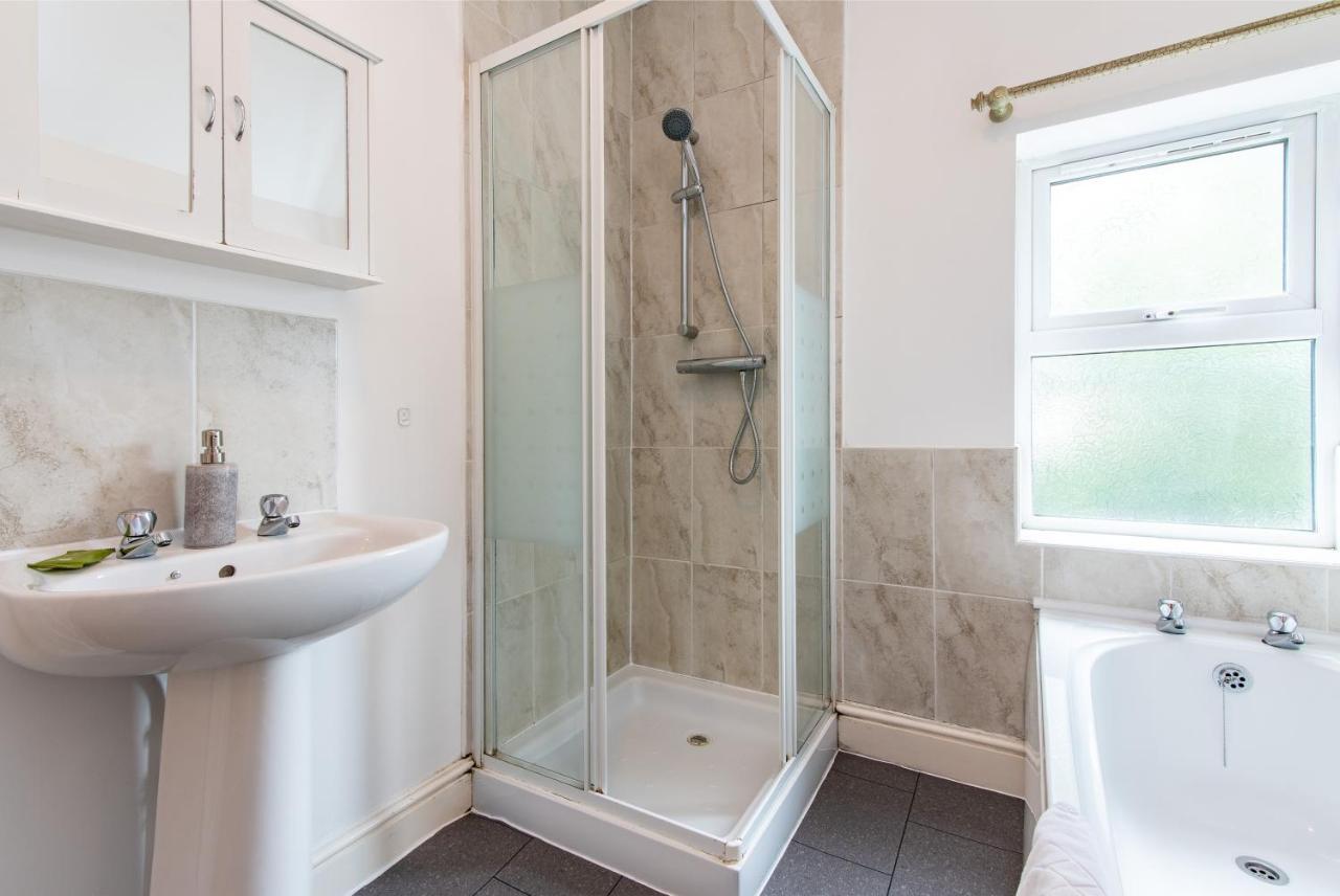 Apartment Lumley House - Delightful 2br Terraced House Near Birmingham *