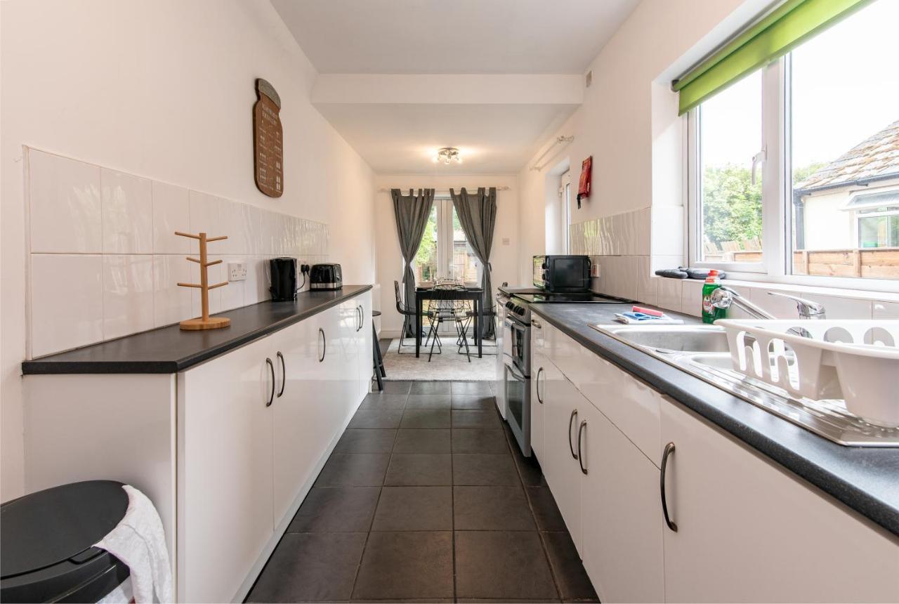 Lumley House - Delightful 2br Terraced House Near Birmingham *