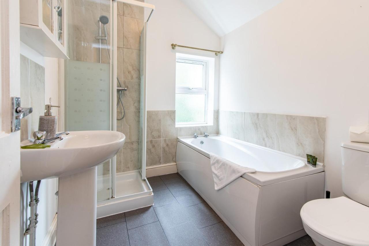 Apartment Lumley House - Delightful 2br Terraced House Near Birmingham Walsall