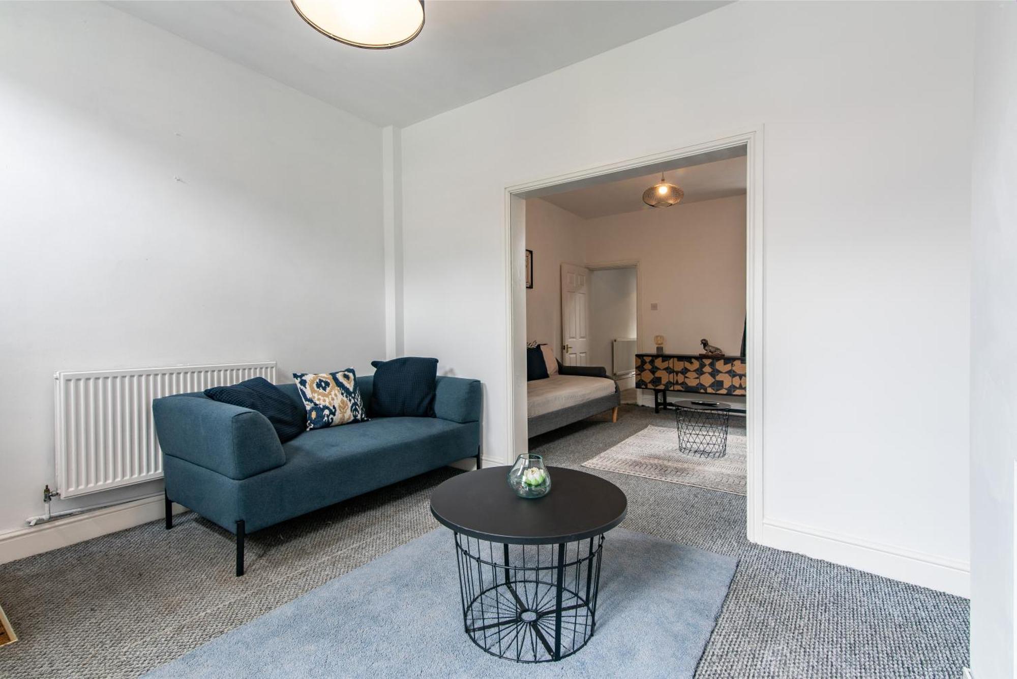 Lumley House - Delightful 2br Terraced House Near Birmingham