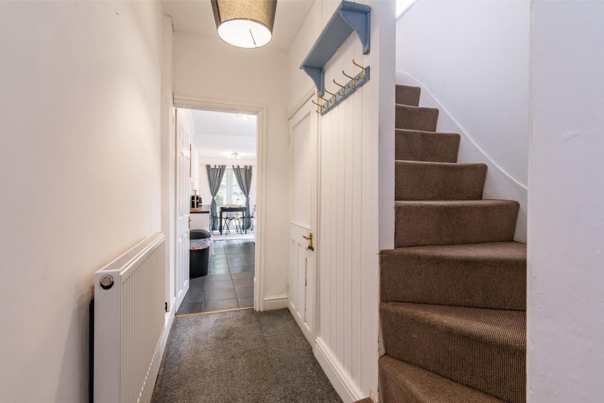 Apartment Lumley House - Delightful 2br Terraced House Near Birmingham